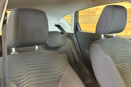 Ford Fiesta 1.25 Zetec Hatchback 5dr Petrol Manual Euro 5 (82 ps) 26