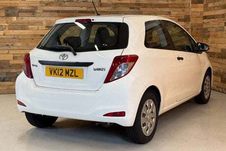 Toyota Yaris 1.0 VVT-i T2 Hatchback 3dr Petrol Manual Euro 5 (69 ps) 76