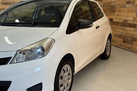 Toyota Yaris 1.0 VVT-i T2 Hatchback 3dr Petrol Manual Euro 5 (69 ps) 62