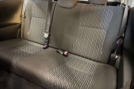 Toyota Yaris 1.0 VVT-i T2 Hatchback 3dr Petrol Manual Euro 5 (69 ps) 24