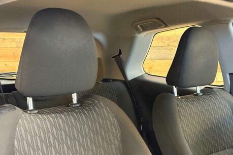 Toyota Yaris 1.0 VVT-i T2 Hatchback 3dr Petrol Manual Euro 5 (69 ps) 36