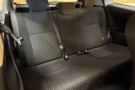 Toyota Yaris 1.0 VVT-i T2 Hatchback 3dr Petrol Manual Euro 5 (69 ps) 26