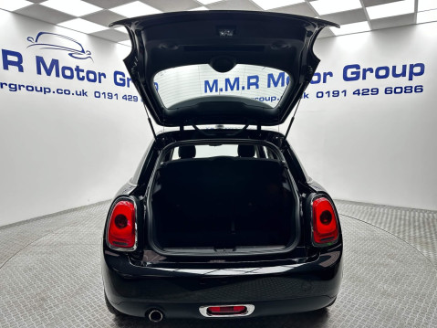 Mini Hatch COOPER D 9