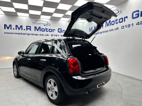 Mini Hatch COOPER D 139