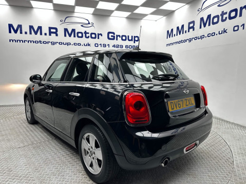 Mini Hatch COOPER D 146