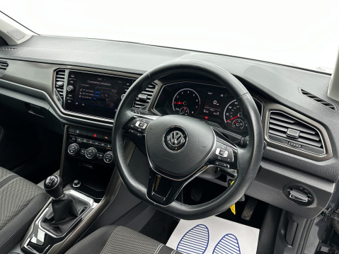 Volkswagen T-Roc SE TSI 18