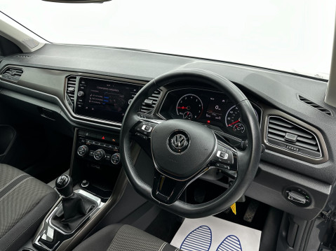 Volkswagen T-Roc SE TSI 27