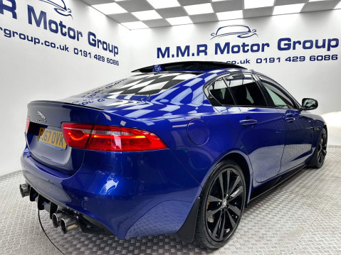 Jaguar XE R-SPORT INGENIUM 6