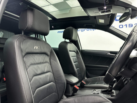 Volkswagen Tiguan R LINE TDI BMT 4MOTION DSG 38