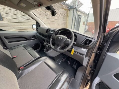 Toyota Proace 2.0 Proace Icon 16