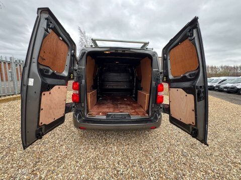 Vauxhall Vivaro 1.5 Vivaro 2700 Sportive S/S 6