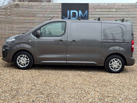Vauxhall Vivaro 1.5 Vivaro 2700 Sportive S/S 9
