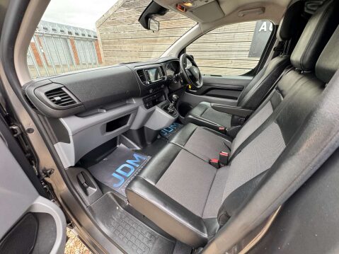 Vauxhall Vivaro 1.5 Vivaro 2700 Sportive S/S 28