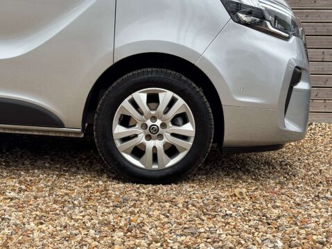 Nissan Primastar 2.0 Primastar Tekna dCi Auto 13