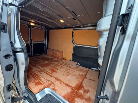 Nissan Primastar 2.0 Primastar Tekna dCi Auto 17