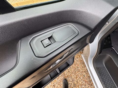 Nissan Primastar 2.0 Primastar Tekna dCi Auto 35