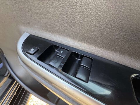 Mitsubishi L200 2.4 L200 Challenger DI-D 4WD 18