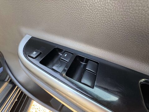 Mitsubishi L200 2.4 L200 Challenger DI-D 4WD 18