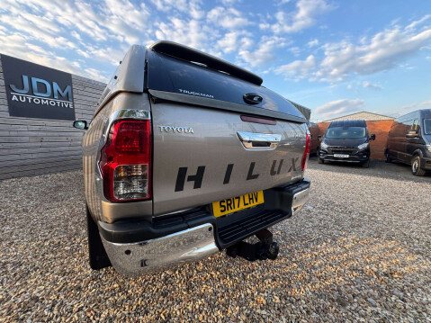 Toyota Hilux 2.4 HI-Luxury Invincible X D-4D 4WD Double Cab 4WD 5dr 7