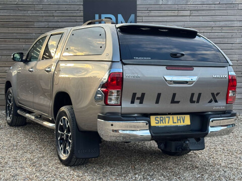 Toyota Hilux 2.4 HI-Luxury Invincible X D-4D 4WD Double Cab 4WD 5dr 8
