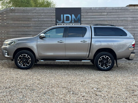 Toyota Hilux 2.4 HI-Luxury Invincible X D-4D 4WD Double Cab 4WD 5dr 9