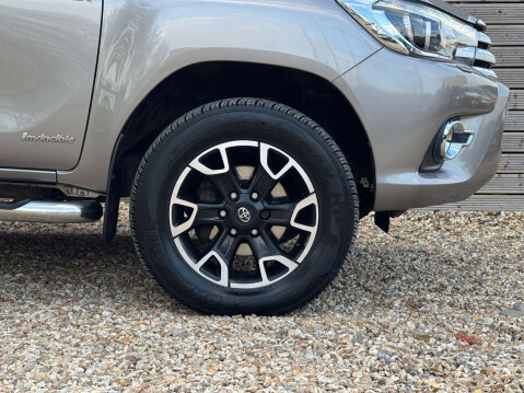 Toyota Hilux 2.4 HI-Luxury Invincible X D-4D 4WD Double Cab 4WD 5dr 13