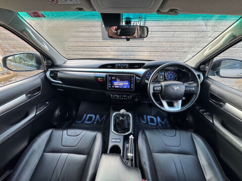 Toyota Hilux 2.4 HI-Luxury Invincible X D-4D 4WD Double Cab 4WD 5dr 33