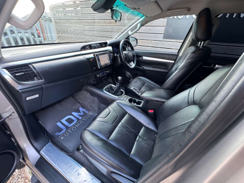 Toyota Hilux 2.4 HI-Luxury Invincible X D-4D 4WD Double Cab 4WD 5dr 37