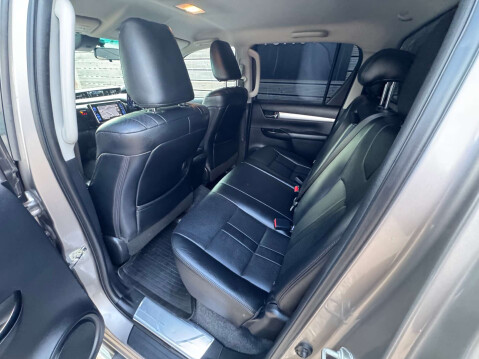 Toyota Hilux 2.4 HI-Luxury Invincible X D-4D 4WD Double Cab 4WD 5dr 39
