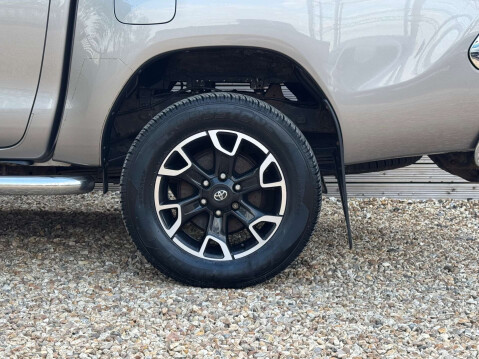 Toyota Hilux 2.4 HI-Luxury Invincible X D-4D 4WD Double Cab 4WD 5dr 20