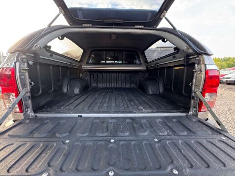 Toyota Hilux 2.4 HI-Luxury Invincible X D-4D 4WD Double Cab 4WD 5dr 6