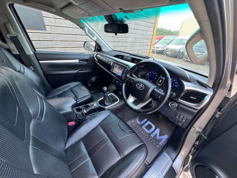 Toyota Hilux 2.4 HI-Luxury Invincible X D-4D 4WD Double Cab 4WD 5dr 22