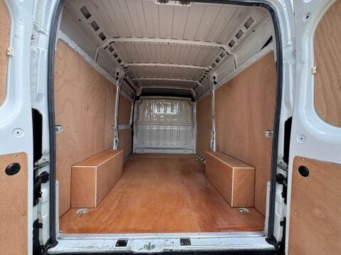 Peugeot Boxer 2.2 Boxer 335 Professional Prem+ L2H2 BHDi 9
