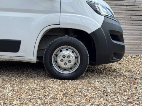 Peugeot Boxer 2.2 Boxer 335 Professional Prem+ L2H2 BHDi 13