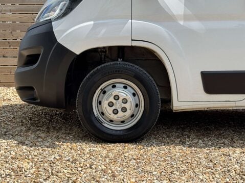 Peugeot Boxer 2.2 Boxer 335 Professional Prem+ L2H2 BHDi 14