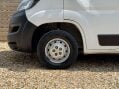 Peugeot Boxer 2.2 Boxer 335 Professional Prem+ L2H2 BHDi 14