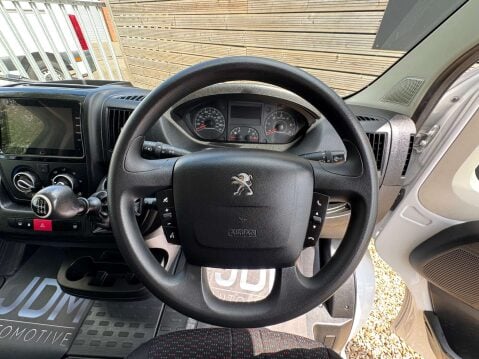 Peugeot Boxer 2.2 Boxer 335 Professional Prem+ L2H2 BHDi 21