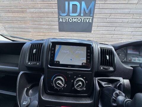 Peugeot Boxer 2.2 Boxer 335 Professional Prem+ L2H2 BHDi 24