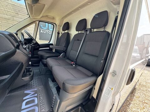 Peugeot Boxer 2.2 Boxer 335 Professional Prem+ L2H2 BHDi 27