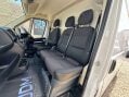 Peugeot Boxer 2.2 Boxer 335 Professional Prem+ L2H2 BHDi 27