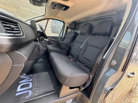Renault Trafic 2.0 Trafic LL30 Sport Blue DCI 29