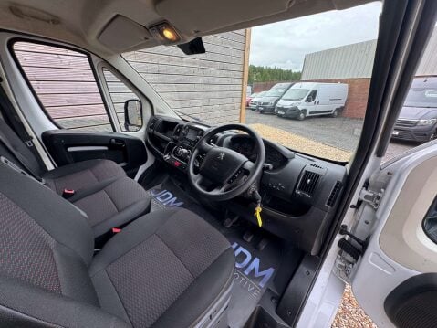 Peugeot Boxer 2.2 Boxer 335 Professional L2H2 Blue HDi 15