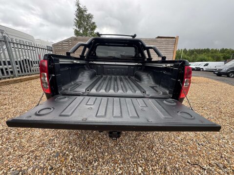 Nissan Navara 2.5 Navara Platinum dCi 4WD 5dr 6