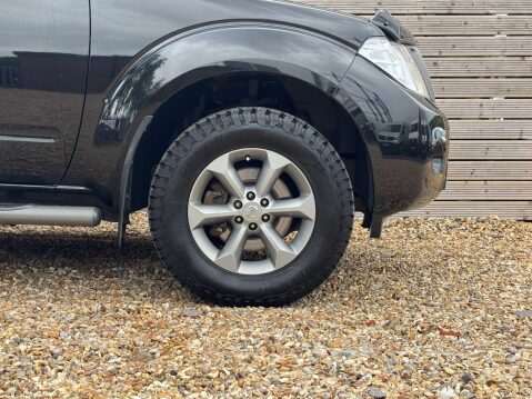 Nissan Navara 2.5 Navara Platinum dCi 4WD 5dr 10