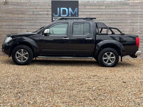 Nissan Navara 2.5 Navara Platinum dCi 4WD 5dr 8