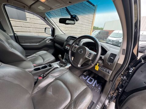 Nissan Navara 2.5 Navara Platinum dCi 4WD 5dr 15