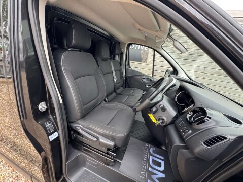 Renault Trafic 2.0 Trafic LL30 Sport Energy dCi 17