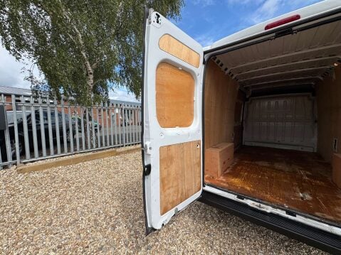 Peugeot Boxer 2.2 Boxer 335 Professional Prem+ L3H2 BHDi 7