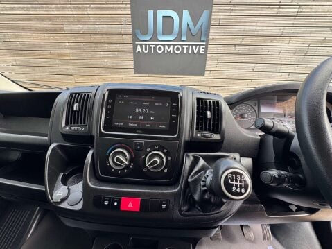 Peugeot Boxer 2.2 Boxer 335 Professional Prem+ L3H2 BHDi 23