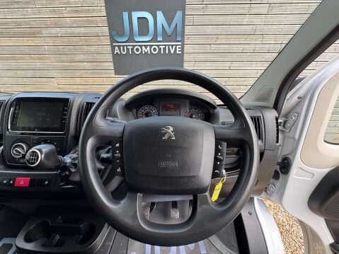 Peugeot Boxer 2.2 Boxer 335 Professional Prem+ L3H2 BHDi 24